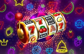 618game Slots Bonus နှင့် Free Spins — Myanmar ကစားသမားများ Welcome Bonus ဖြင့် Slot ကစားနေသောမြင်ကွင်း