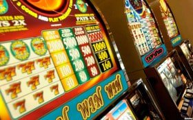 618game ဝက်ဘ်ဆိုက်တွင် ဘောလုံးပွဲ Odds ဇယားများကြည့်ရှုနေသောမြင်ကွင်း